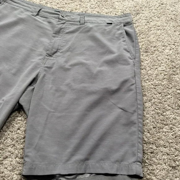 Travis Mathew Men's Golf Shorts SZ 38 Gray Slash Pockets Stretch - Picture 3 of 11